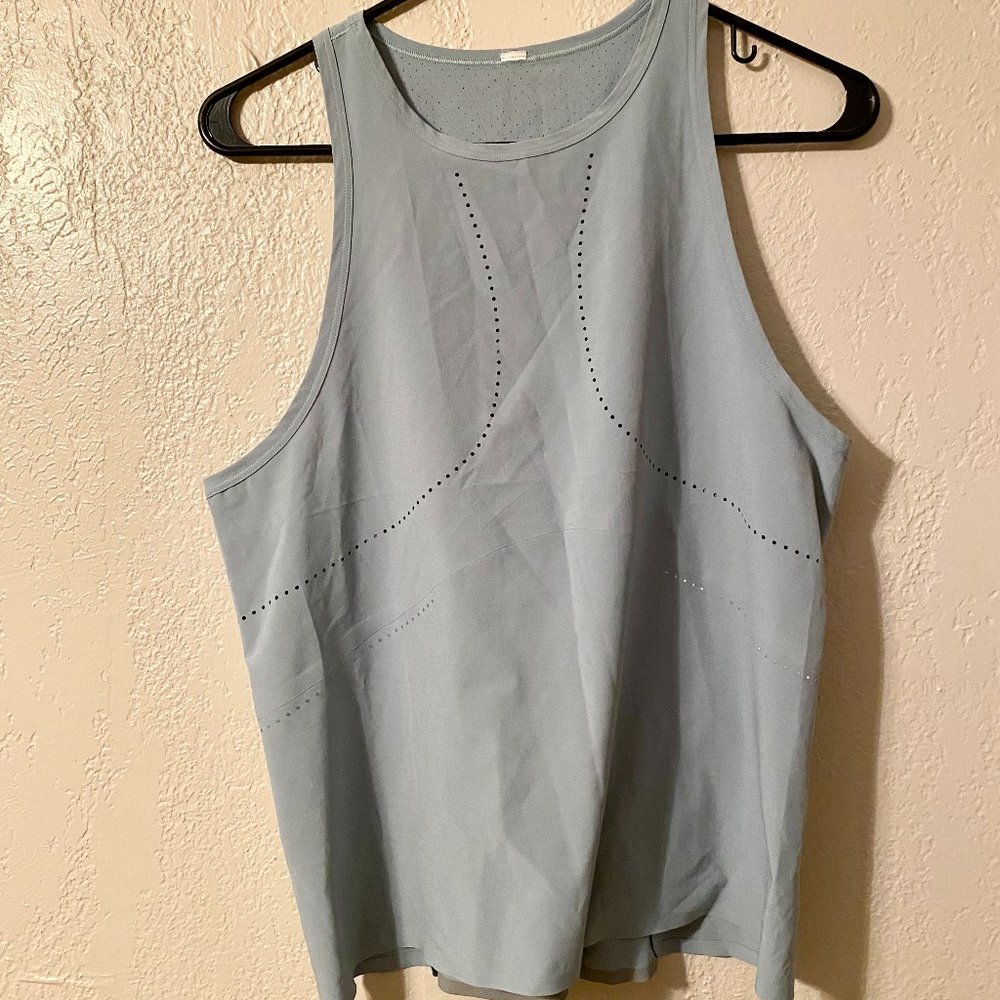 Lululemon High Neck Split Hem Run Tank, size 6